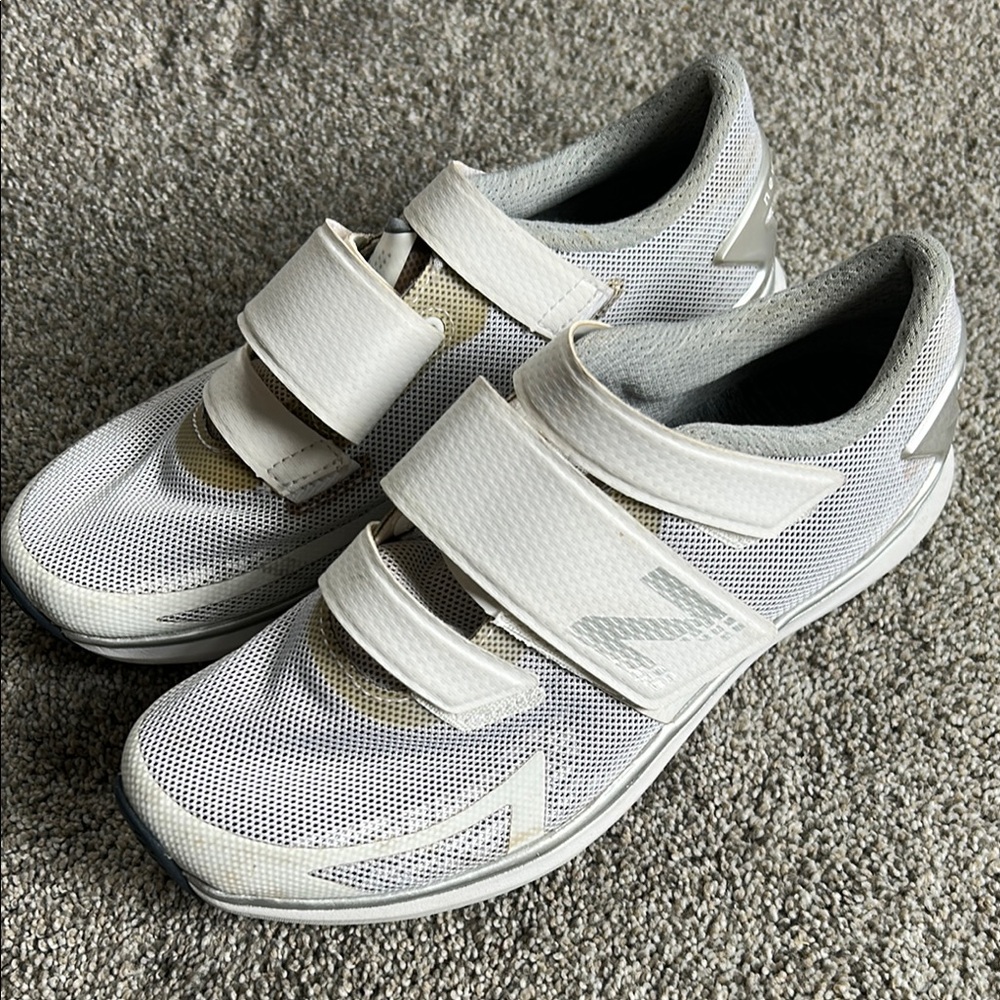 New Balance NB Cycle Cycling Shoes Womens 7.5 White Grey Spin Class Bike WX09WH